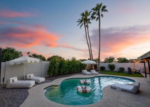 مسبح, Three Palms Ranch - Private Pool & Hot Tub in شاندلر