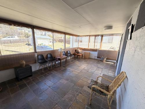 White Manor Motel in Cooma