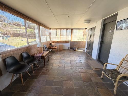 White Manor Motel in Cooma