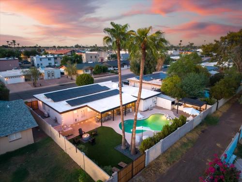 Three Palms Ranch - Private Pool & Hot Tub in شاندلر