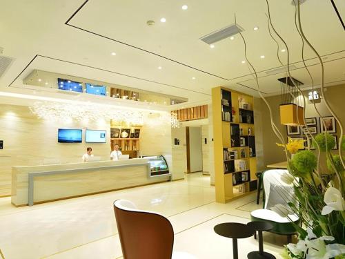 . City Comfort Inn Ledong Bus Station
