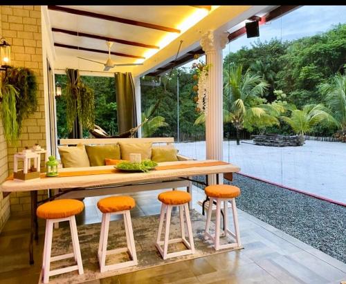 Sherra's Tropical Retreat in זנדריג'
