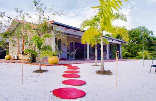 Sherra's Tropical Retreat in זנדריג'
