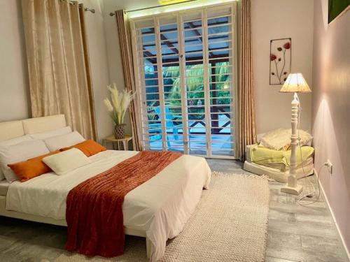 Sherra's Tropical Retreat in זנדריג'