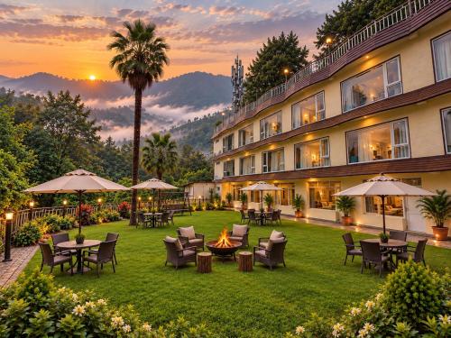 The Ambika Palace near Mall Road Mussoorie with Parking in Mussoorie