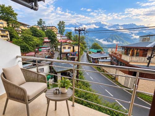 The Ambika Palace near Mall Road Mussoorie with Parking in Mussoorie