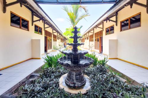 Exterior view, RedDoorz @ Hotel Puri Merbabu Asri Boyolali in Boyolali