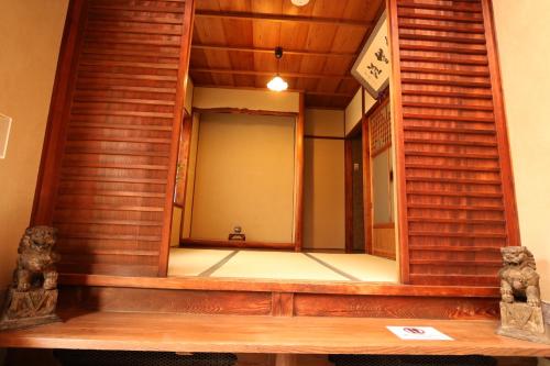 Japanese-Style Townhouse image 10