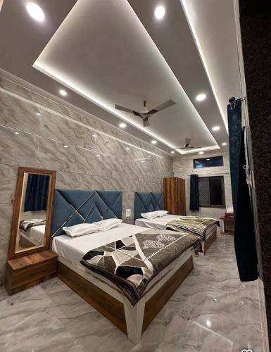 Hotel hari drashan in Bhadesar