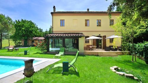 LUCE TRA I SAGGI 8, Emma Villas