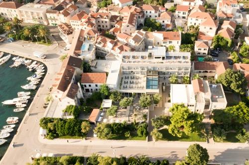 Hotel Osam - Adults Only