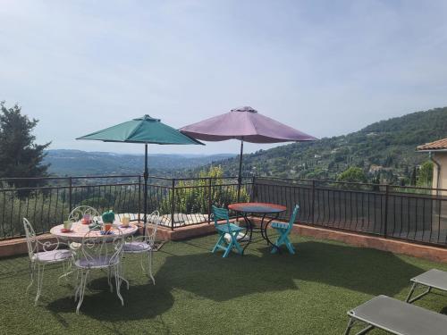 de 1 à 6 avec terrasse solarium, vue panoramique et parking gratuit