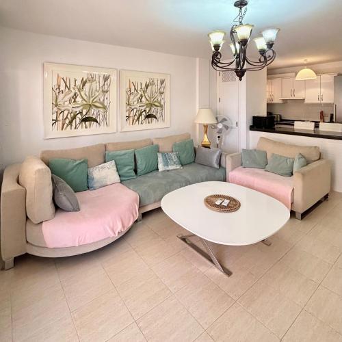 Lovely 2 bed apartment in Los Cristianos K204