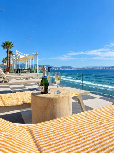 Slow coast Beautiful new apartment with ocean views
