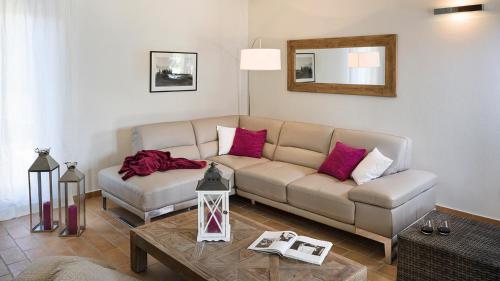 VILLA ELETTRA 12&2 by Emma Villas in San Costanzo