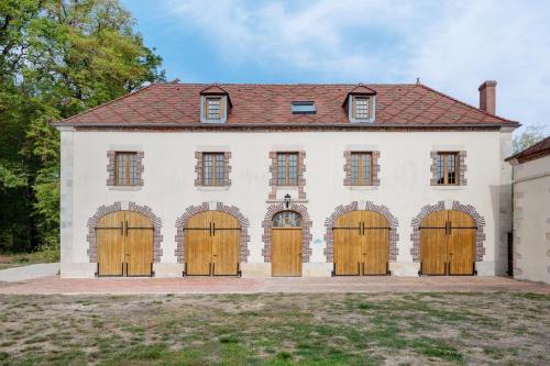 Chambre les Douves 1-Grange Arthuis in Lavau (Burgundy)
