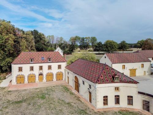 Chambre les Douves 1-Grange Arthuis in Lavau (Burgundy)