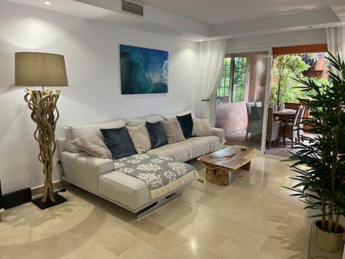 Oasis de Marbella, 2 bedrooms on the Golden Mile