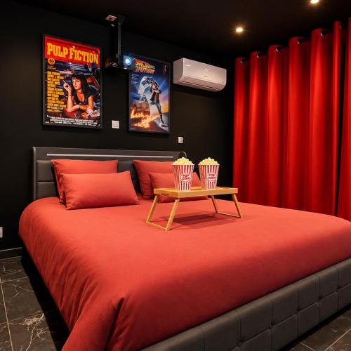 Suite Cinéma Privée King Size Moulins - Location saisonnière - Moulins