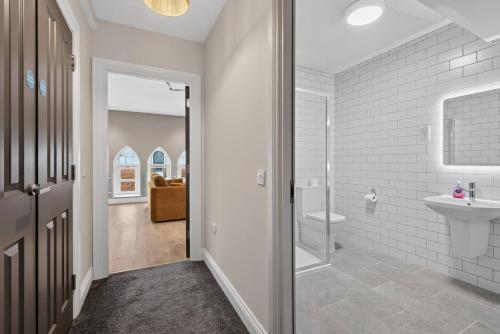 Castle Buildings Serviced Apartments 4