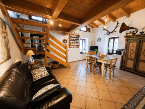 Vendégszoba, Loft della Perpetua, di Casa Bernardi fuga romantica con Area Cani in Montagnaga Di Pine