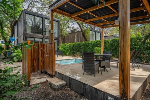 مسبح, Casa Teca in Surfside with Pool near Beach in بوتريرو