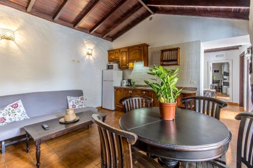 Home2Book Rural Escape in Anaga & Pool 3