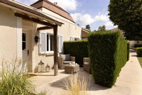 Hôtel Saint-Laurent, The Originals Relais in Montfort-l'Amaury