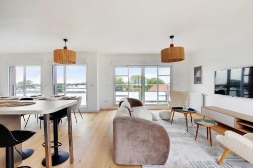 Chic Duplex with Rooftop -3BD-6P- Nogent-sur-Marne in Nogent-sur-Marne