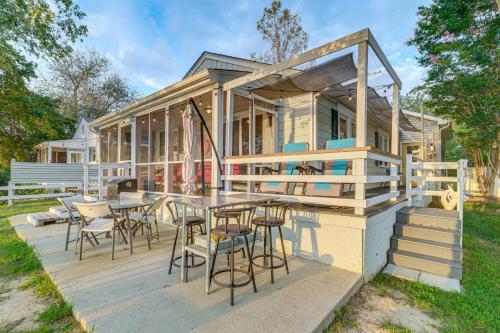 Potomac River Getaway: Walk to Marina!