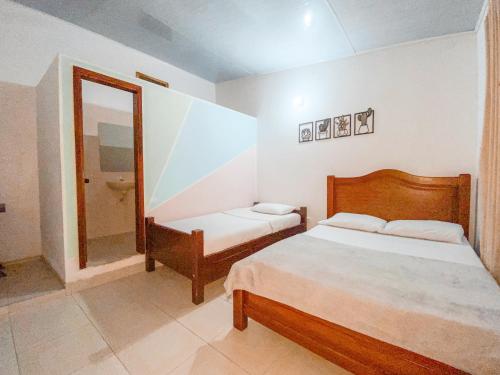 1 double bed, 1 twin bed