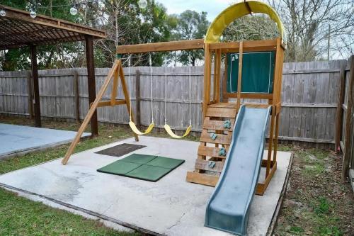 Brooksville Retreat! 3 Bed, 2 Bath! in Brooksville (FL)