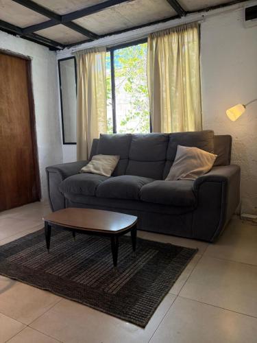 . Casita tipo cabaña cerca del rio con todo