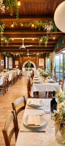 ห้องอาหาร, Agriturismo Comparone Casavecchia in ชิตตา ดิ กาสเทลโล