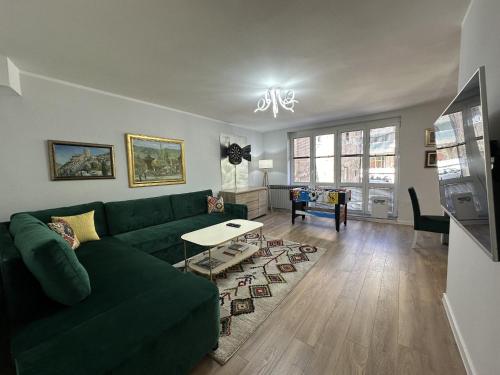 Chill & Play Apartment with Garage