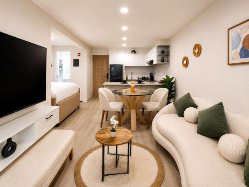 Moderno Loft en Malecón San Miguel | Piscina + Gym