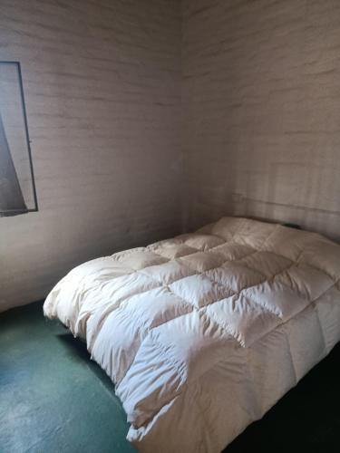 2 twin beds, 1 bunk bed