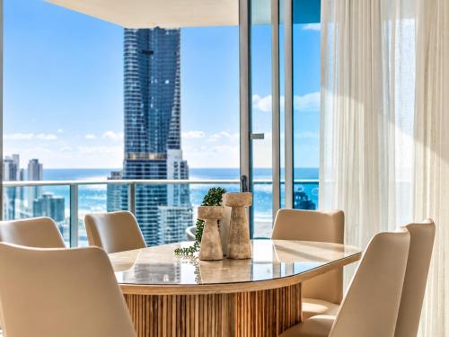 Number 1 H Residences - WiFi, Parking & More by Gold Coast Holidays 5