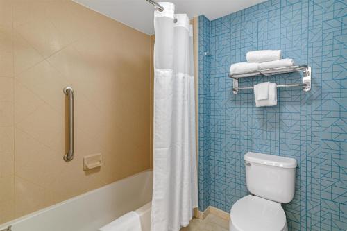 2 bedrooms, 4 beds