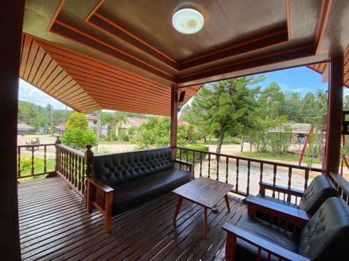 Patcharin Homestay near Thai sea