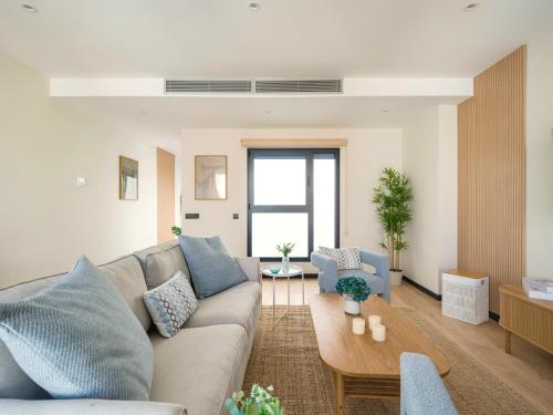 Modern duplex in Las Canteras A4D