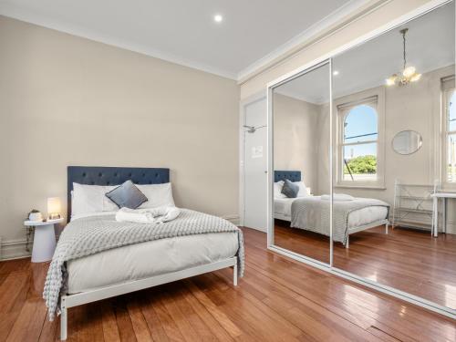 Olympic Paddington Budget Hotel - across Allianz Stadium in แพดดิงตัน