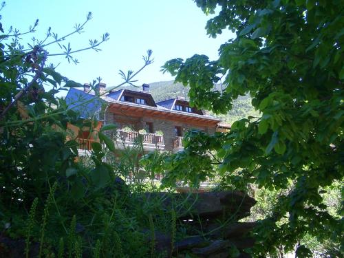 Apartaments Montaña - image 5