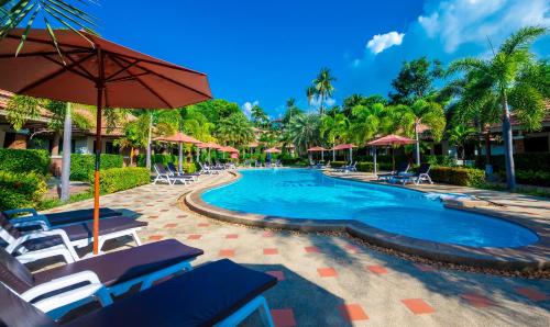 Swimming pool, Sita Beach Resort in Pattaya Beach