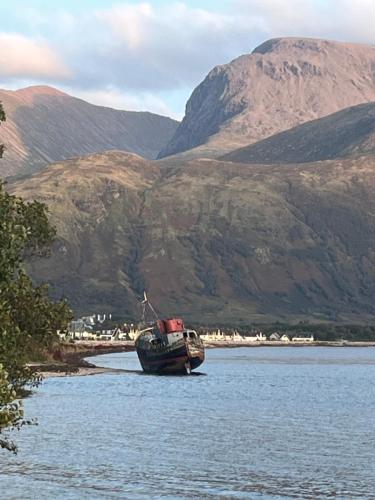 Annie's Corner - Fort William 2