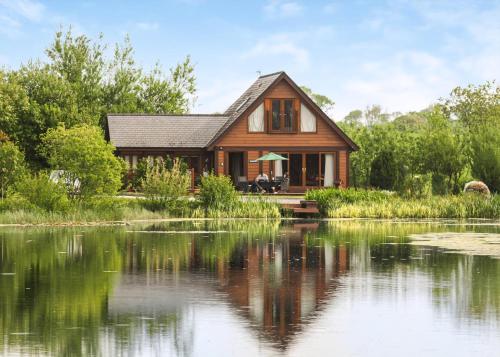 Anglesey Lakeside Lodges - Beaumaris Anglesey Lakeside Lodges - Beaumaris