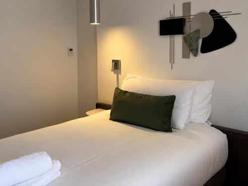 1 twin bed