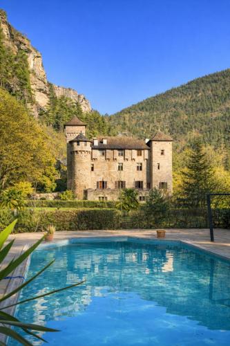 Château De La Caze Piscine & Spa - Ste Enimie Hotel de charme Sainte-Énimie