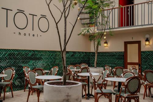 Toto Hotel