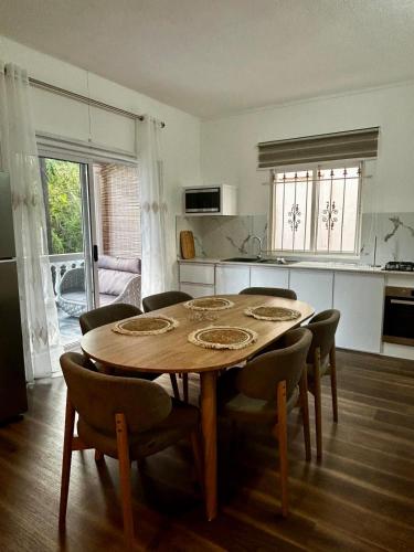 ห้องครัว, Serenity 3 bedroom apartment 100m from beach in ปวงต์ โอ ปิมองต์